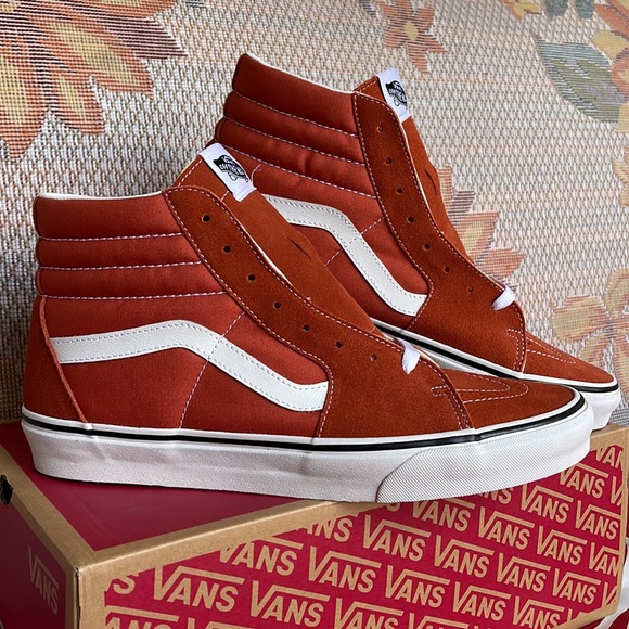 Vans WMNS Sk8-Hi
Color Theory Burnt Ochre
VN0005U9GWP
Sneakers - Picture 7 of 16